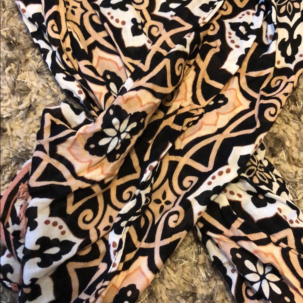 Scarf - Picture 2 of 3